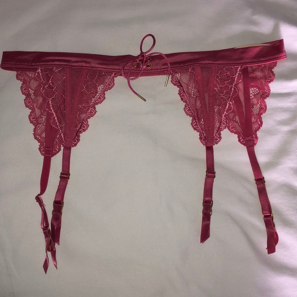Victoria’s Secret Garter Belt